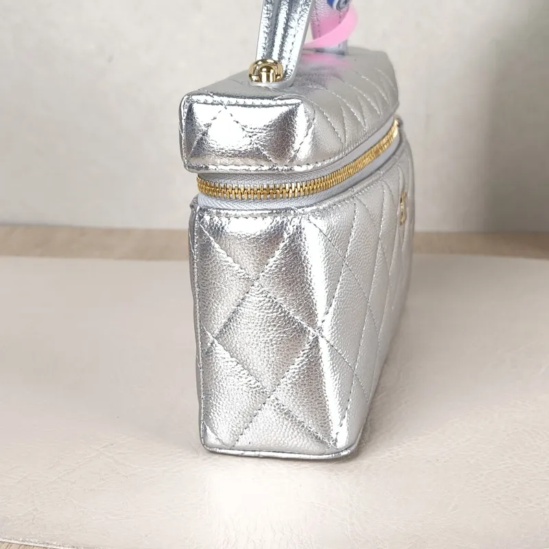 Chanel Crossbody Baglp Box Bag Top Handle Crossbody Bag Silver Grained Calfskin One Size19.5 × 5 × 17 cm — detail view 5 of 14