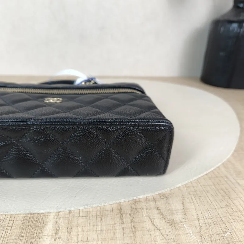 Chanel Crossbody Bag lp Box Bag Top Handle Crossbody Bag Black Calfskin One Size 19.5 × 5 × 17 cm — detail view 11 of 13