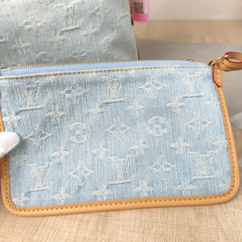 Louis Vuitton Crossbody Bag Carryall Blue Small29 × 12 × 24 cm — detail view 8 of 19