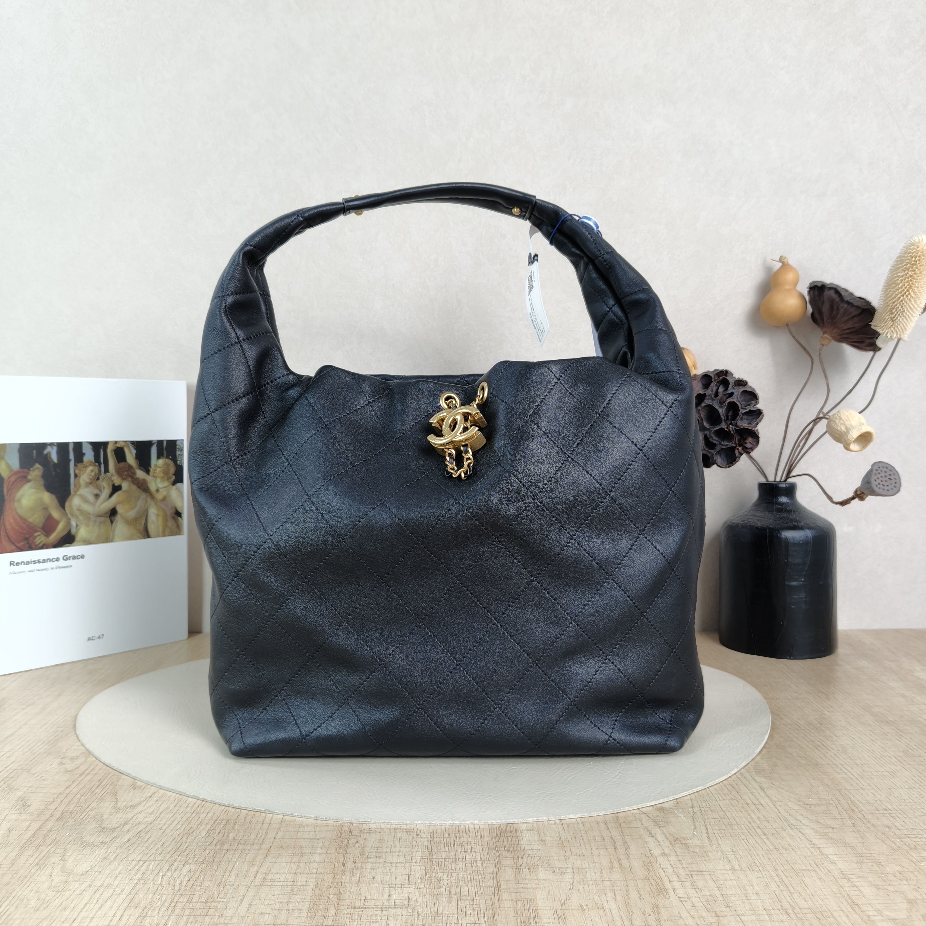 Chanel Crossbody Bag26c hobo Black Calfskin One Size28 × 8 × 26 cm