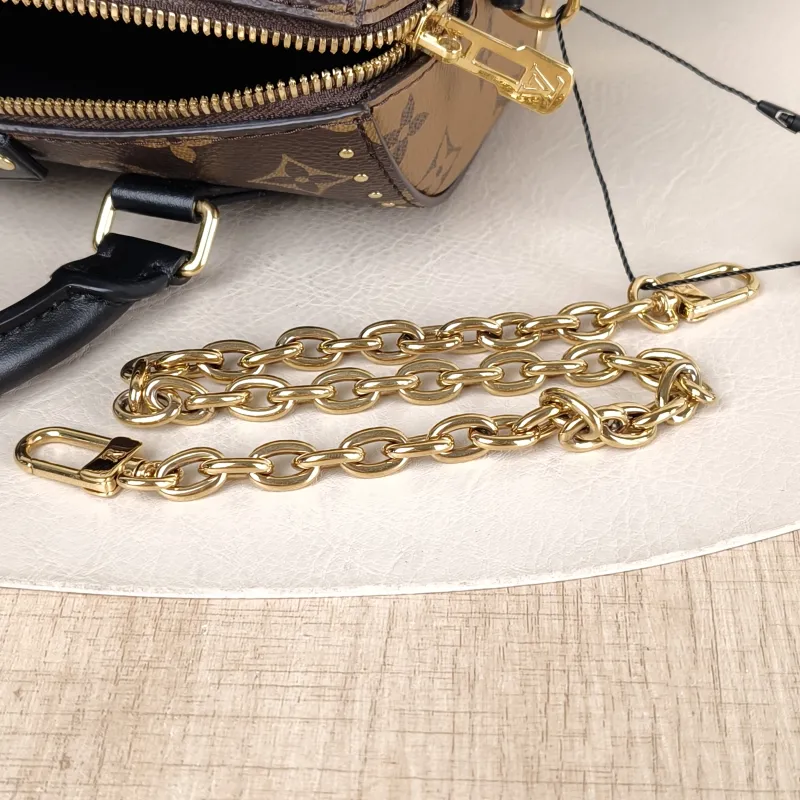Louis Vuitton Crossbody Bag Speedy Trunk 20 Monogram PVC Small 20.5 × 11 × 13.5 cm — detail view 1 of 14