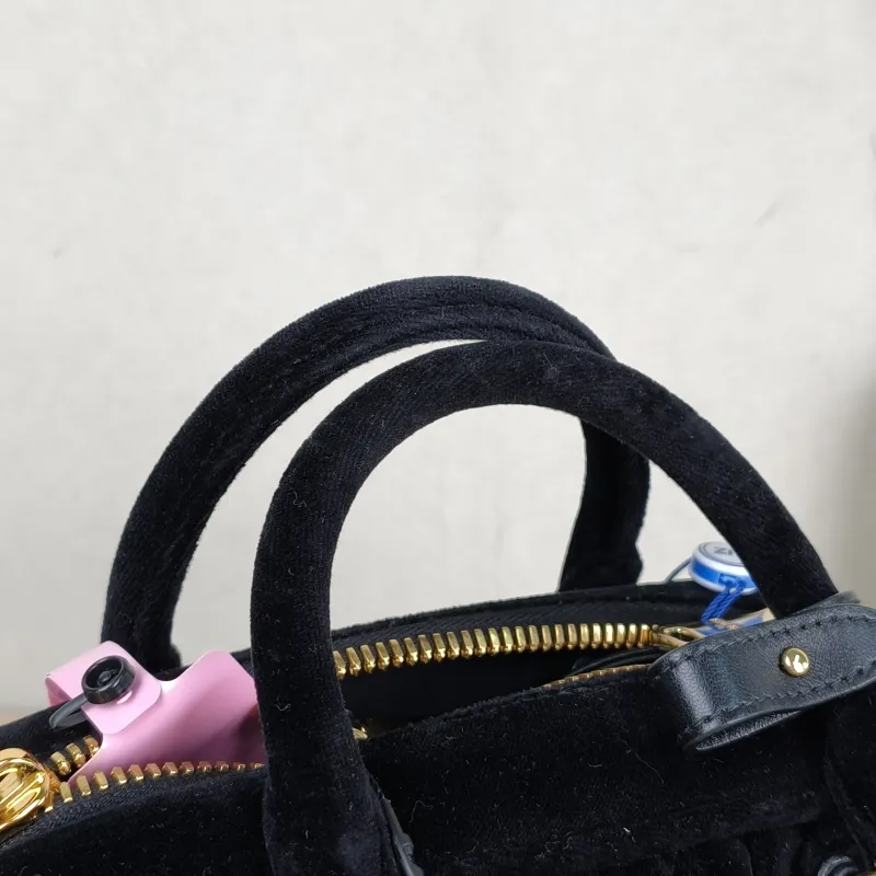 Miumiu Top Handle Bag Arcadie MatelasséCollection Edition Black Velvet Medium 23 × 7.5 × 11 cm — detail view 8 of 10