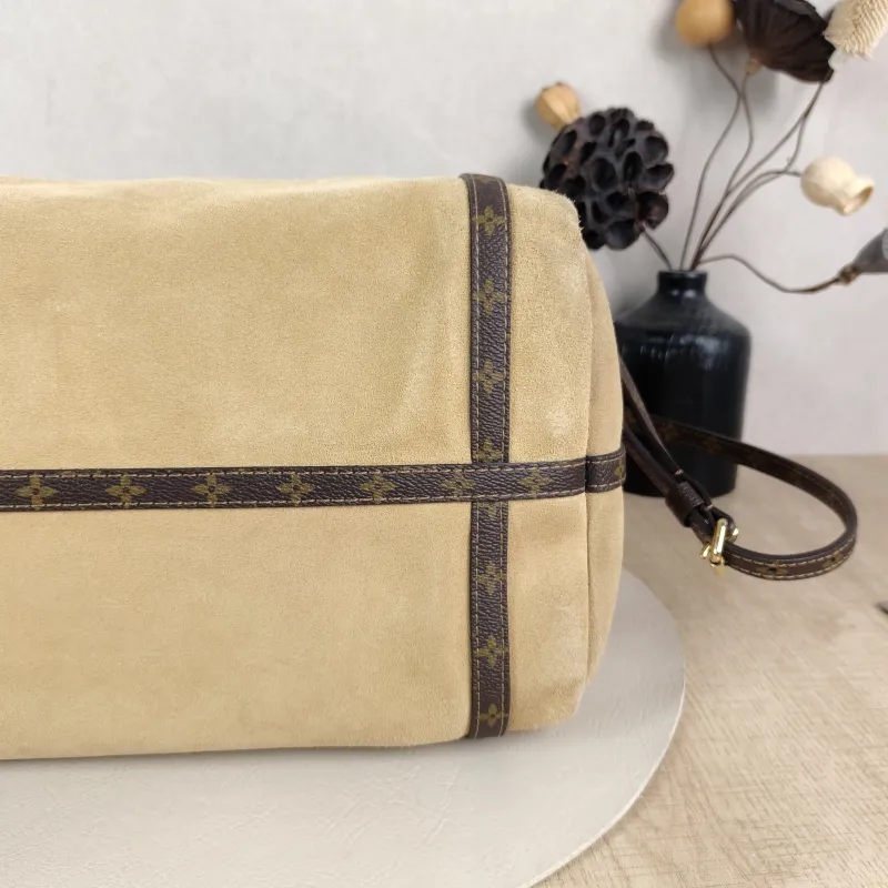 Louis Vuitton Shoulder Bag EXPRESS Shoulder Bag Suede Medium 36 × 18.5 × 24 cm — detail view 4 of 10