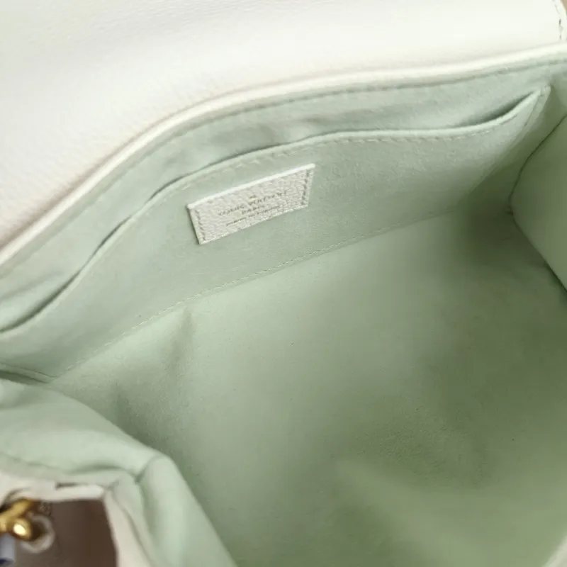 Louis Vuitton Crossbody Bag Favorite White · Green Empreinte Embossed Calfskin Monogram Medium24 × 9 × 14 cm — detail view 3 of 10
