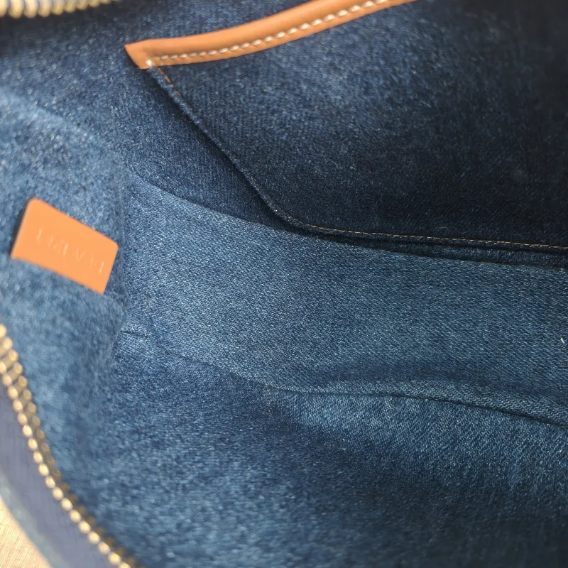 CELINE Shoulder Bag AVA Canvas 25 × 7 × 19 cm — detail view 6 of 10