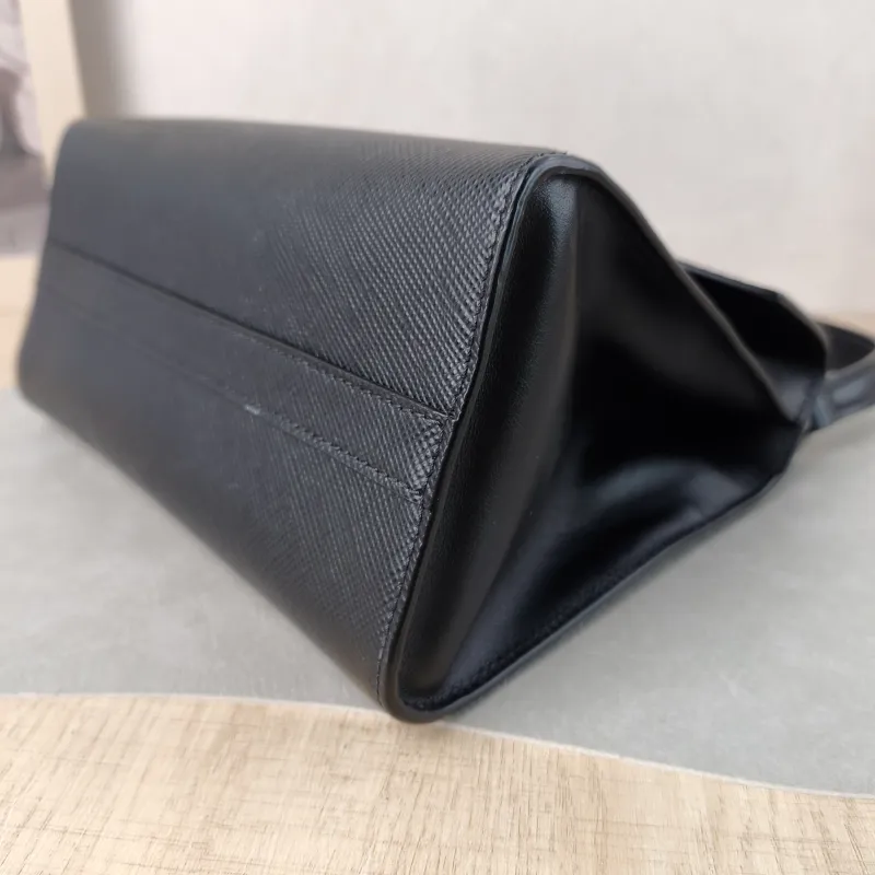 PRADA Shoulder Bag Shoulder Bag Black Calfskin One Size 24 × 12 × 17 cm — detail view 5 of 16