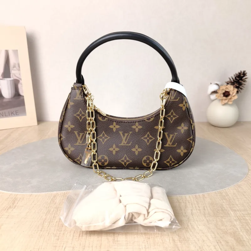 Louis Vuitton Shoulder Bag Catchy Monogram PVC Small 24 × 6 × 10 cm — cover view 3 of 6