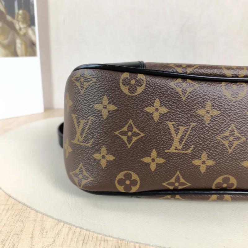 Louis Vuitton Crossbody Bag Boulogne PVC Small26 × 9.5 × 16 cm — detail view 7 of 11