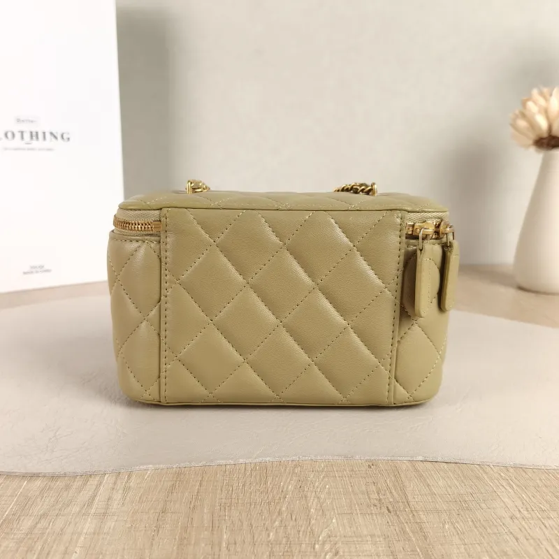 Chanel Crossbody Bag Edition Lambskin One Size 16 × 8 × 9.5 cm — cover view 2 of 5