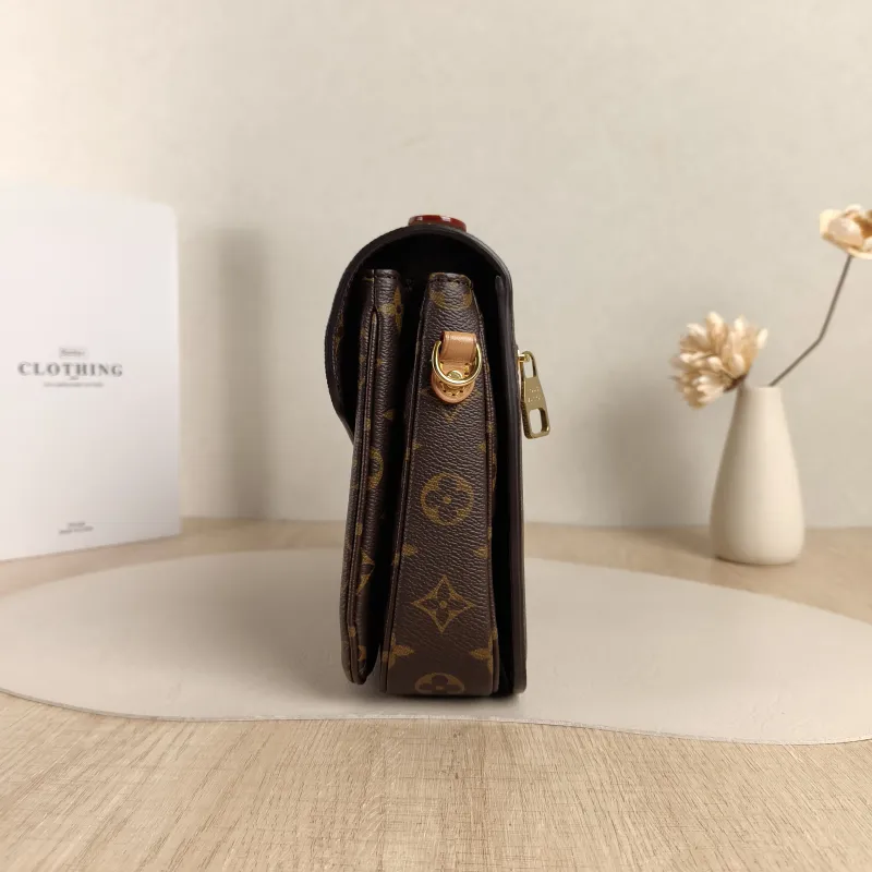Louis Vuitton Crossbody Bag Pochette Métis Monogram PVC Medium25 × 7 × 19 cm — detail view 10 of 14