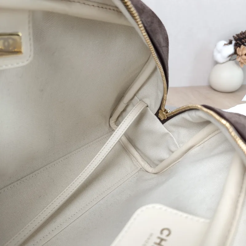 Chanel Shoulder Bag Bowling Bag Brown Suede Medium 30 × 9 × 17 cm — detail view 4 of 13