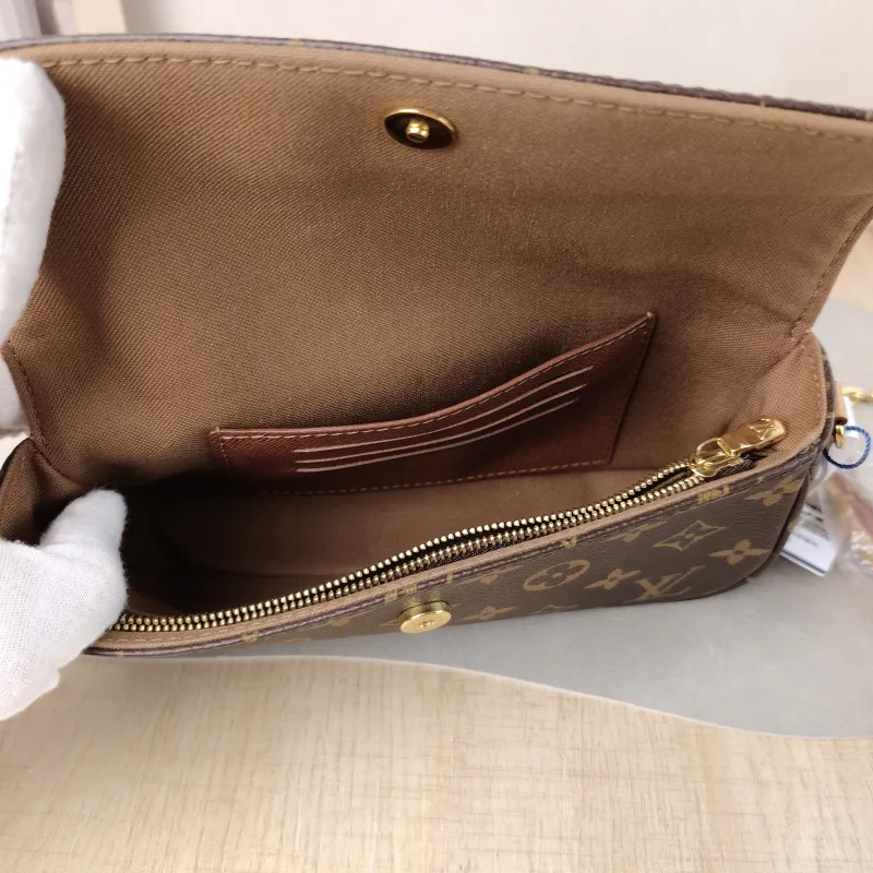 Louis Vuitton Crossbody Bag IVY Monogram PVC Small 23.5 × 4.3 × 12 cm — detail view 6 of 13