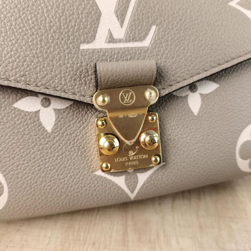 Louis Vuitton Crossbody Bag Pochette Métis East West Empreinte Embossed Calfskin Small21.5 × 6 × 13.5 cm — detail view 5 of 14