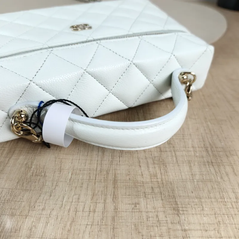 Chanel Crossbody Bag lp Box Bag Top Handle Crossbody Bag Grained Calfskin One Size 19.5 × 5 × 17 cm Conditioned — detail view 7 of 13