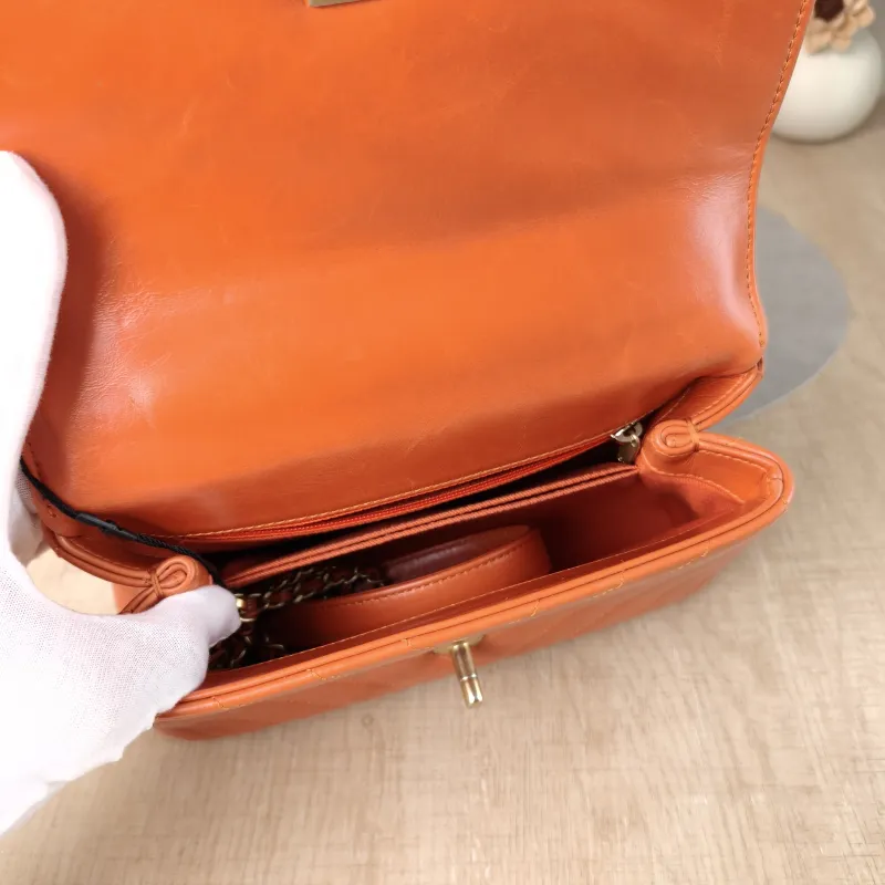 Chanel Top Handle Bag Coco Handle​ v Waxed Leather Calfskin Small 24 × 10 × 14 cm 24 — detail view 7 of 12