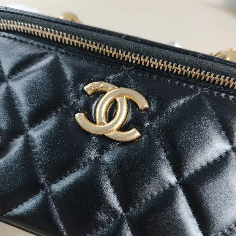 Chanel Crossbody Bag Black Calfskin One Size 16 × 8 × 9.5 cm — detail view 6 of 12
