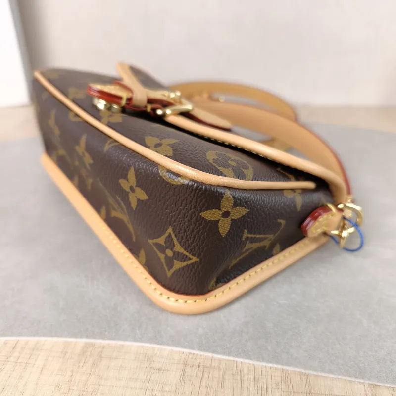Louis Vuitton Crossbody Bag Diane Baguette Bag Monogram PVC nano 19 × 6 × 10.5 cm — detail view 3 of 11