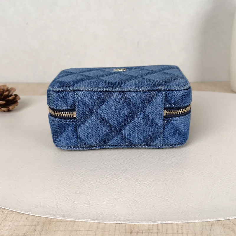 Chanel Crossbody Bag22b Box Bag Camera Bag Blue One Size14 × 7 × 10 cm — cover view 2 of 5