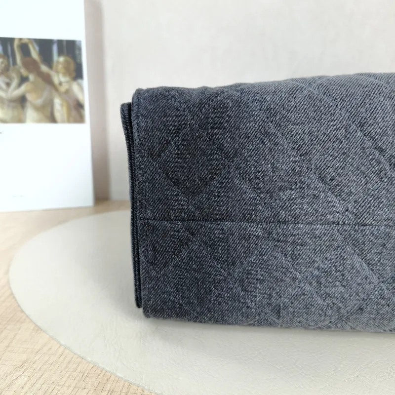 Chanel Shoulder Bag 25Bag Grey Small 26 × 14 × 30 cm — detail view 8 of 12