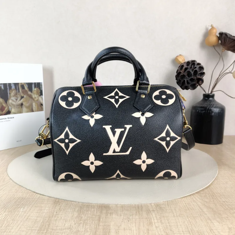 Louis Vuitton Crossbody Bag Speedy25 Black · White Monogram Empreinte Embossed Calfskin Medium 25 × 15 × 19 cm