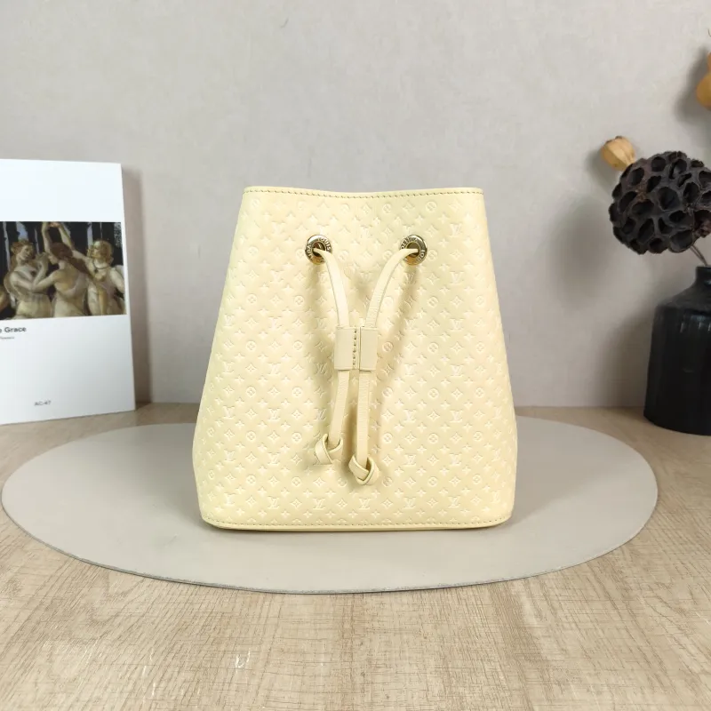 Louis Vuitton Shoulder Bag NÉONOÉ Bucket Bag BB Yellow Calfskin BB 20 × 13 × 20 cm