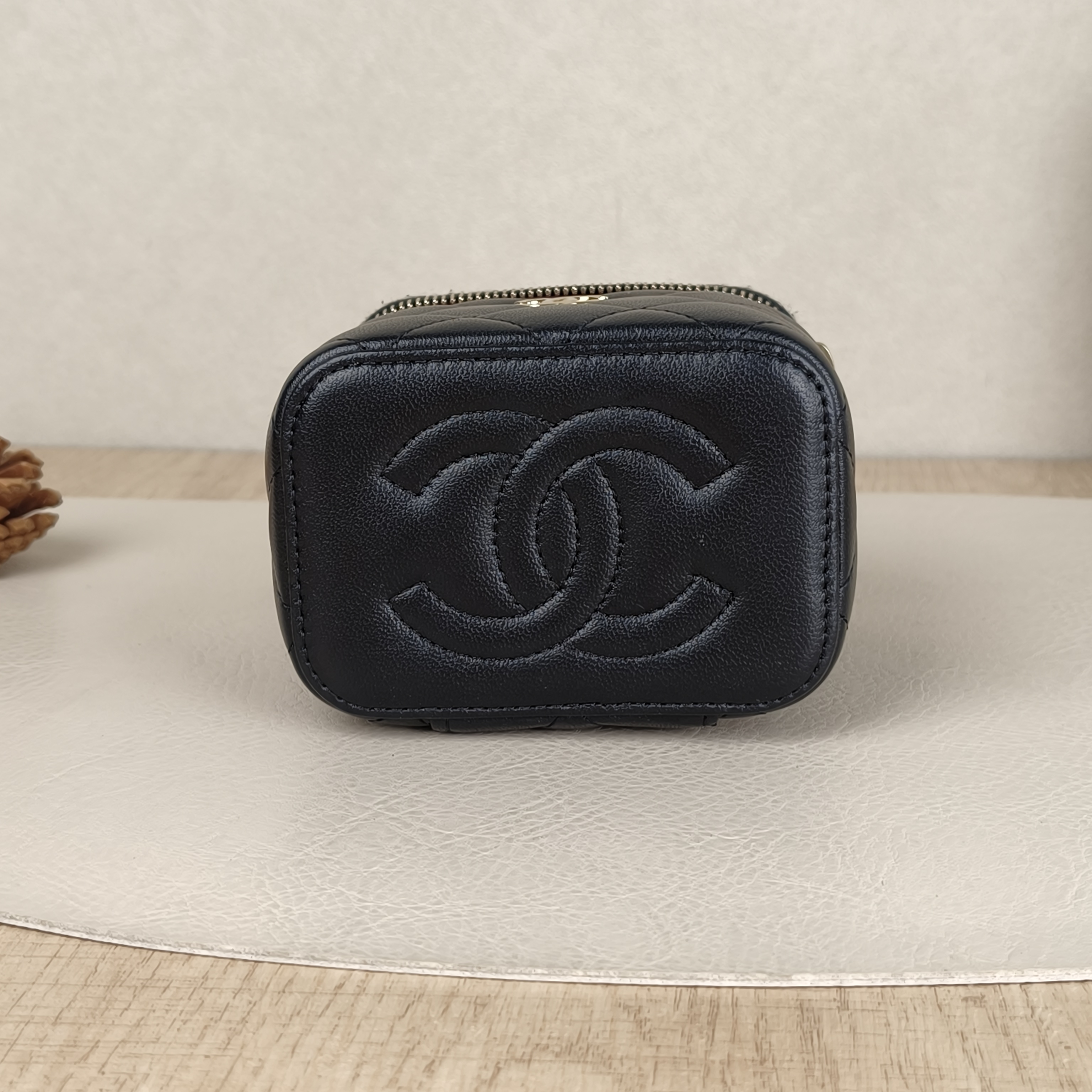 Chanel Crossbody Bag Edition Black Pink Lambskin mini11 × 7 × 9 cm — cover view 5 of 6