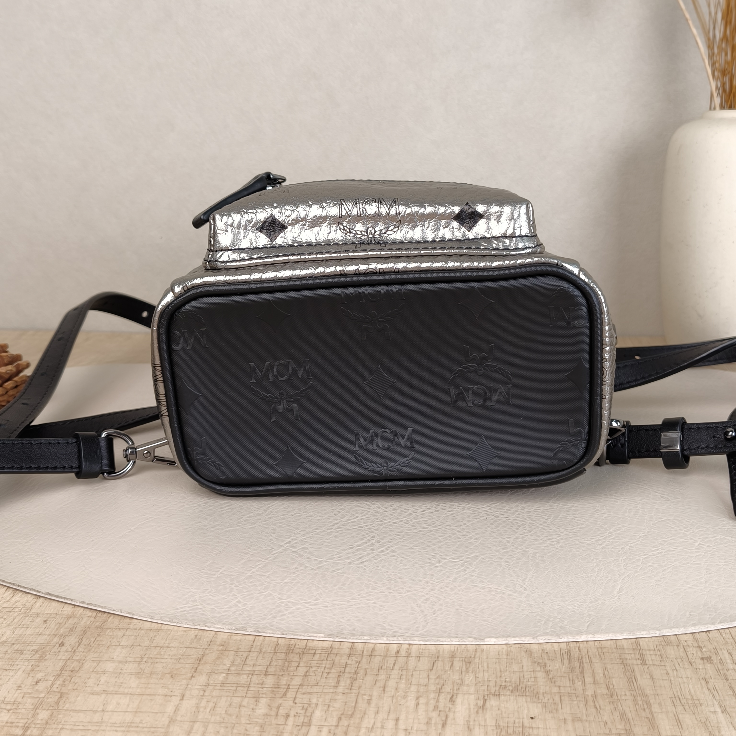 MCM Backpack Backpack Silver Calfskin16.5 × 8 × 20 cm — cover view 5 of 5