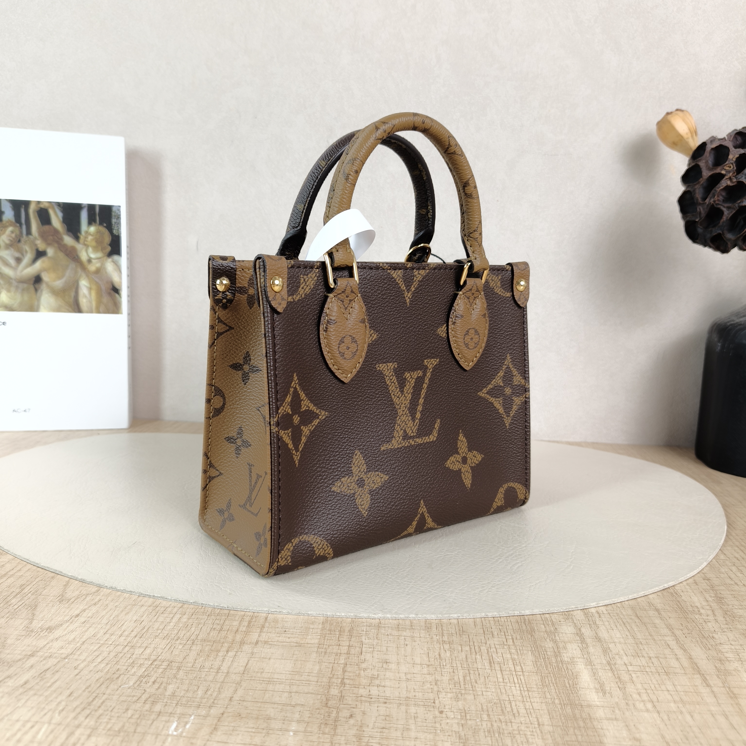 Louis Vuitton Crossbody Bag Onthego BB Monogram PVCBB18 × 8.5 × 15 cm — cover view 5 of 6