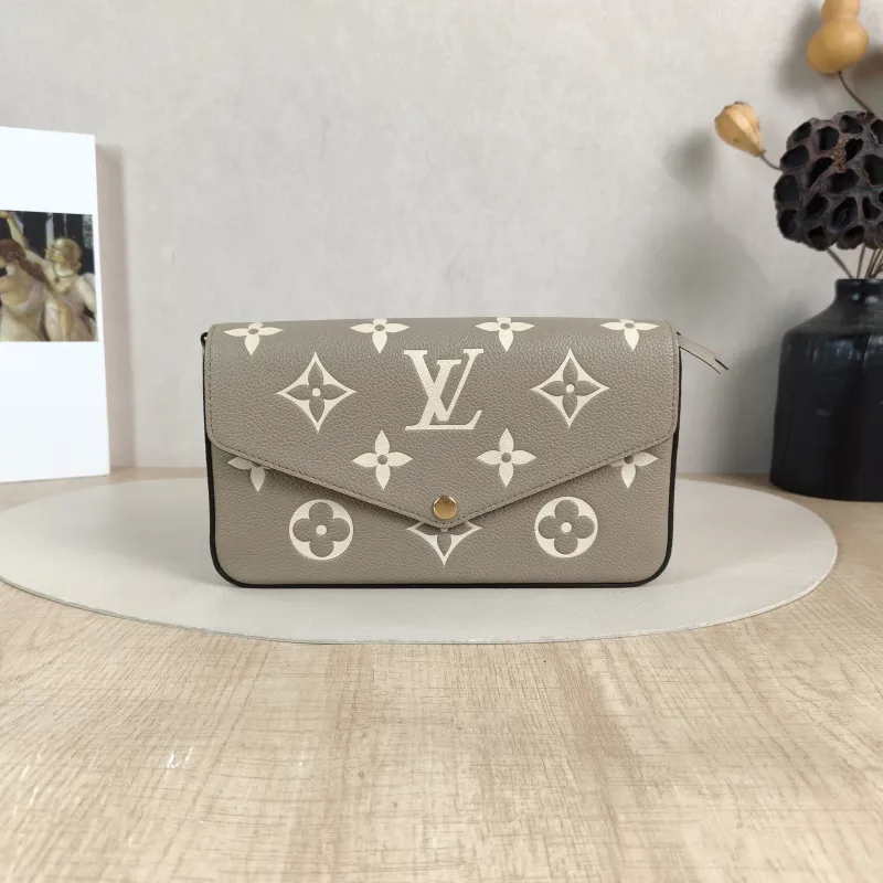 Louis Vuitton Crossbody Bag Pochette Félicie · White Calfskin Small 21 × 3 × 12 cm