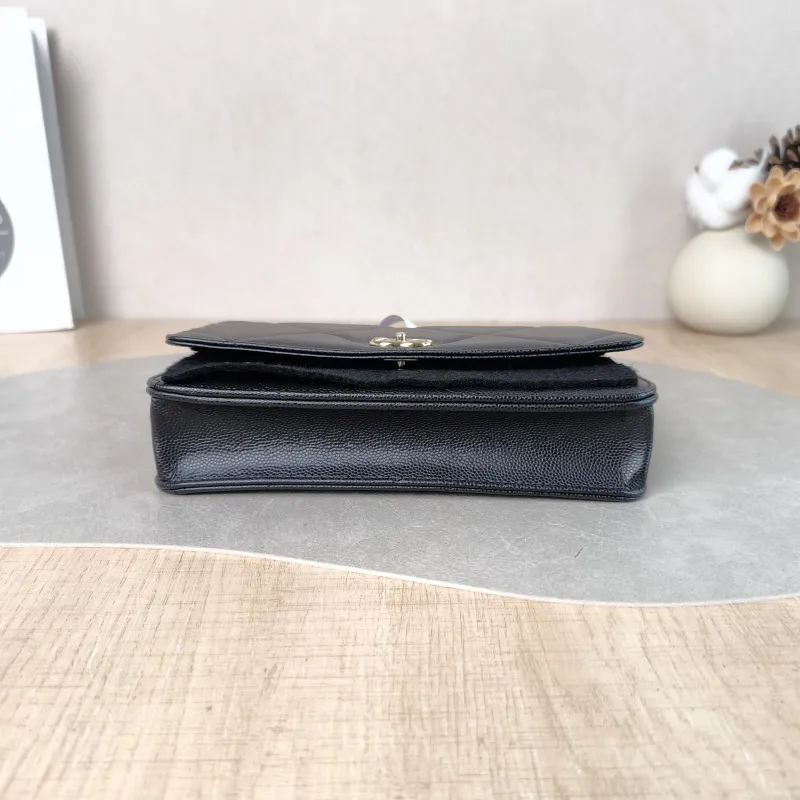 Chanel Crossbody Bag 25k woc Black Calfskin 19.2 × 3.5 × 12.3 cm — cover view 4 of 6
