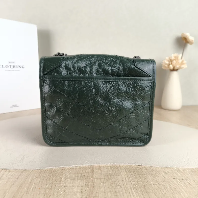 SAINT LAURENT Crossbody Bag Niki Chain Bagwoc Green Calfskin Mini 19 × 5 × 16 cm — cover view 2 of 5
