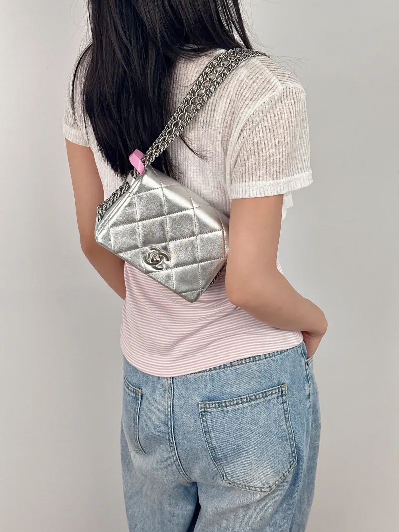 Chanel Shoulder Bag22p Silver Lambskin One Size17.5 × 6 × 12 cm — on-model view 1 of 3