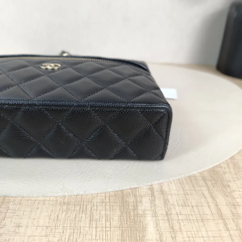 Chanel Crossbody Baglp Box Bag Top Handle Crossbody Bag Black Grained Calfskin One Size19.5 × 5 × 17 cm — detail view 4 of 14