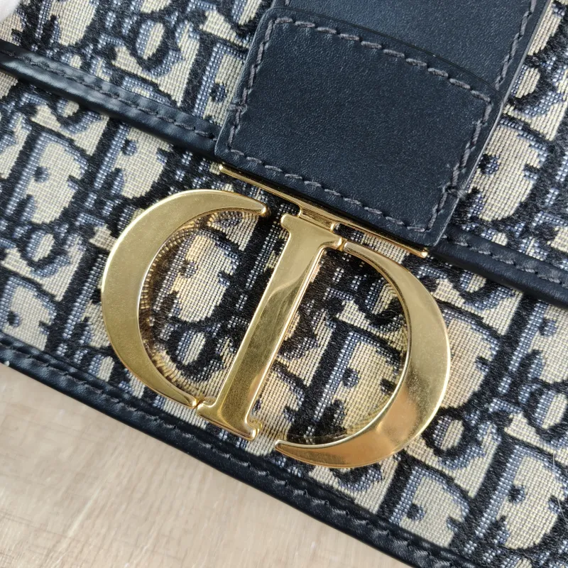 DIOR Crossbody Bag 30Montaigne 30 Edition Canvas Medium 24 × 8 × 17 cm — detail view 7 of 11