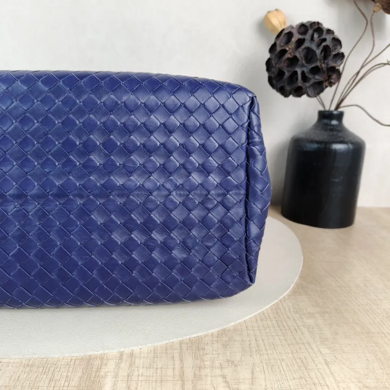 Bottega Veneta Top Handle Bag Roma Calfskin One Size31 × 15 × 20 cm — detail view 2 of 12