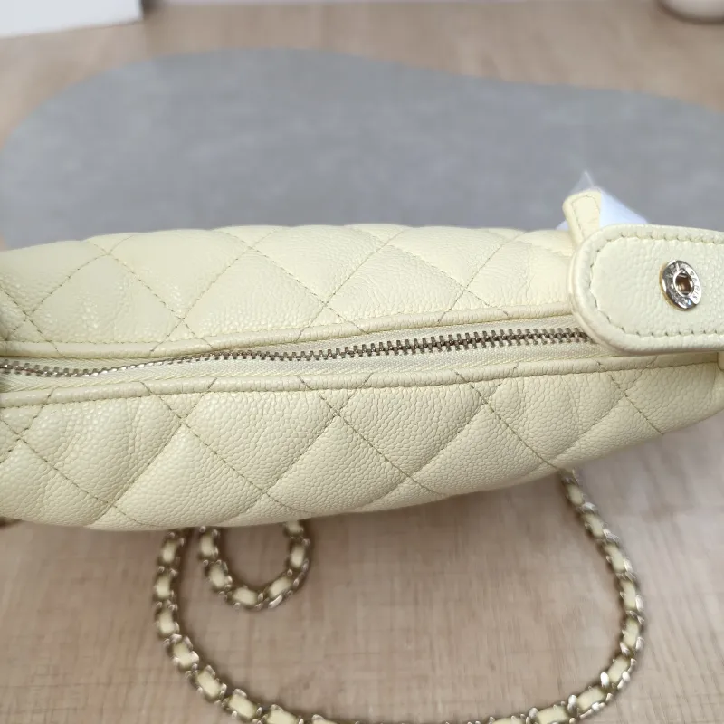 Chanel Crossbody Bag Crossbody Bag Yellow Grained Calfskin One Size21.5 × 7.5 × 19 cm — detail view 4 of 14