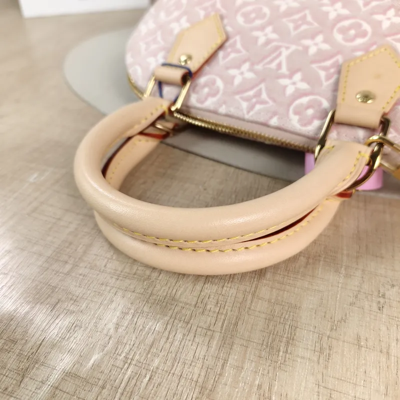 Louis Vuitton Top Handle Bag Alma BB Pink BB 23.5 × 11.5 × 17.5 cm — detail view 4 of 11