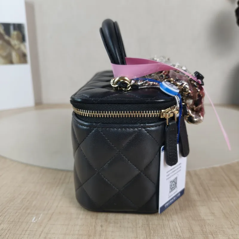 Chanel Top Handle Bag Edition Black Lambskin One Size16 × 8 × 9.5 cm — detail view 13 of 13