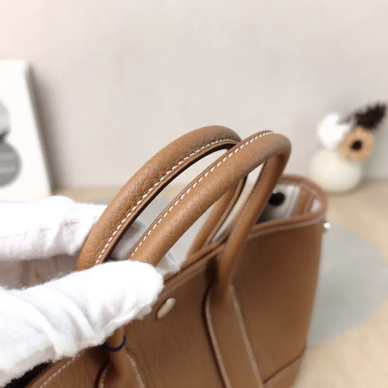 Hermès Top Handle Bag Neo Garden 23 Mini Negonda Calfskinmini23 × 10 × 16 cm — detail view 5 of 13