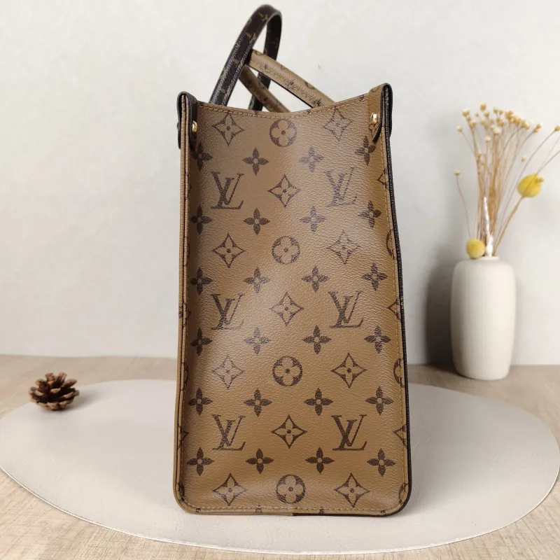 Louis Vuitton Shoulder Bag Onthego Medium Monogram PVC Medium35 × 14 × 27 cm — detail view 4 of 12
