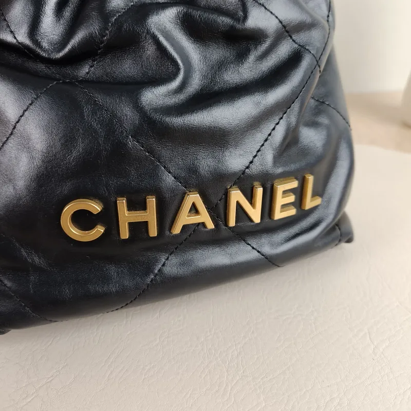 Chanel Shoulder Bag 22Bag Black CC alfskin Mini 20 × 6 × 19 cm — detail view 8 of 12