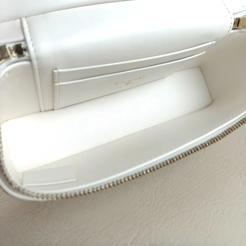 Chanel Crossbody Bag lp Box Bag Top Handle Crossbody Bag White Grained Calfskin 19 × 5 × 12 cm — detail view 9 of 12