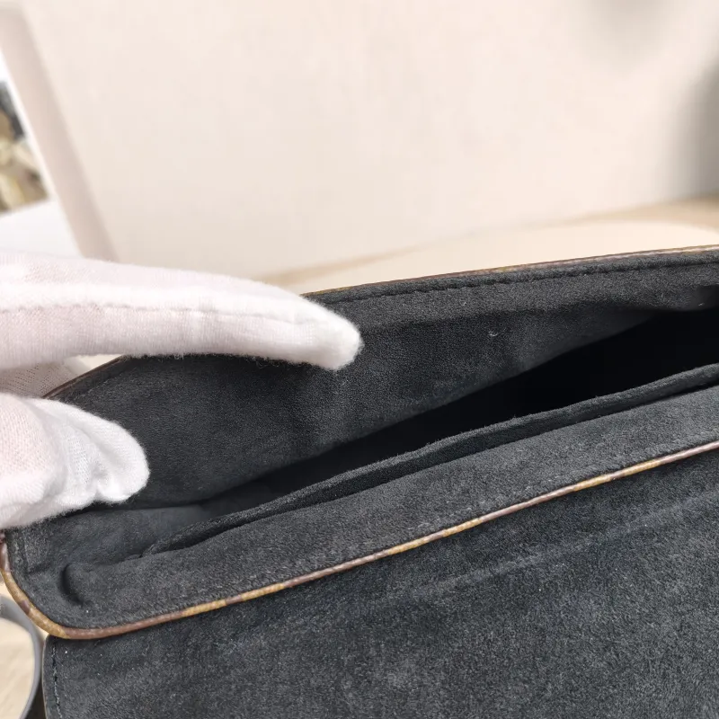 Louis Vuitton Crossbody Bag Locky BB Black PVC BB 20 × 7.5 × 16 cm — detail view 4 of 15