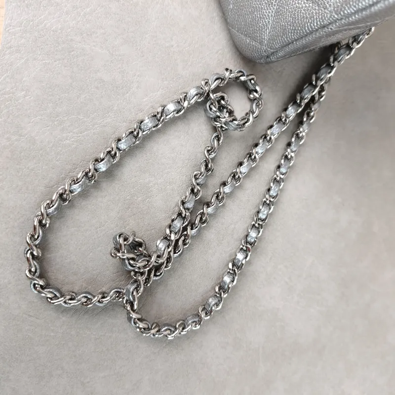 Chanel Crossbody Bag mini Silver Grained Calfskin mini 20 × 6 × 12 cm 30 — detail view 3 of 14