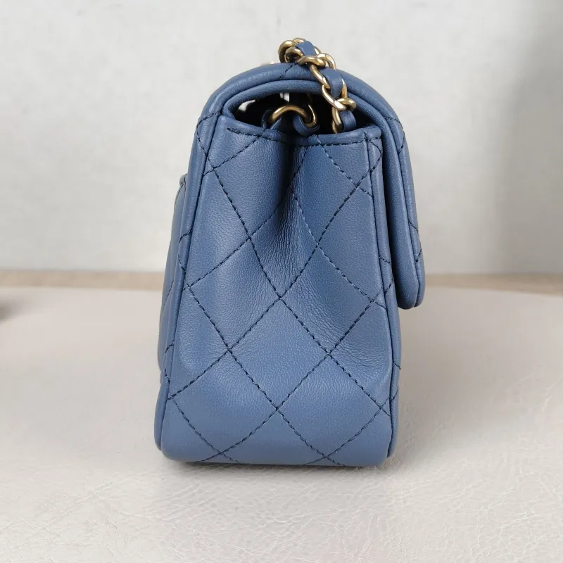 Chanel Crossbody Bag Blue Lambskin One Size 17 × 8 × 13.5 cm — detail view 6 of 14