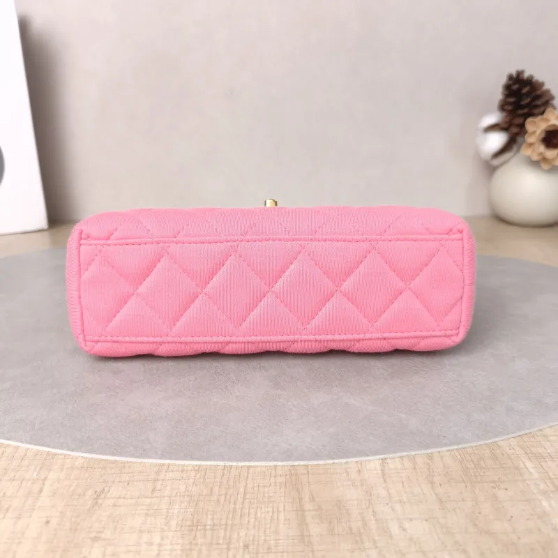 Chanel Crossbody Bag Kelly Red mini19 × 7 × 13 cm — cover view 3 of 6