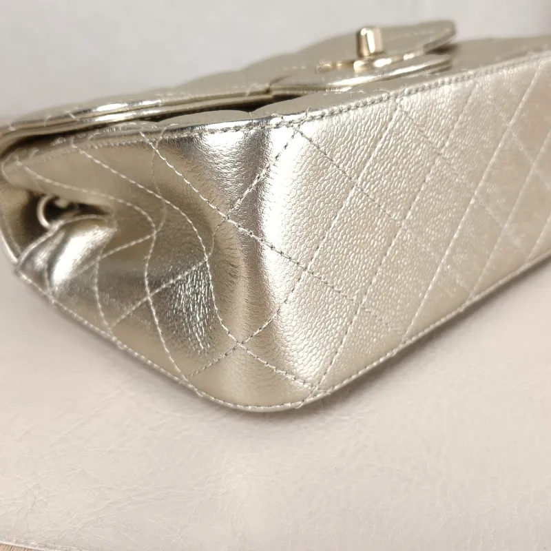 Chanel Crossbody Bag c Gold Grained Calfskin Mini 17 × 7 × 13.5 cm — detail view 11 of 15