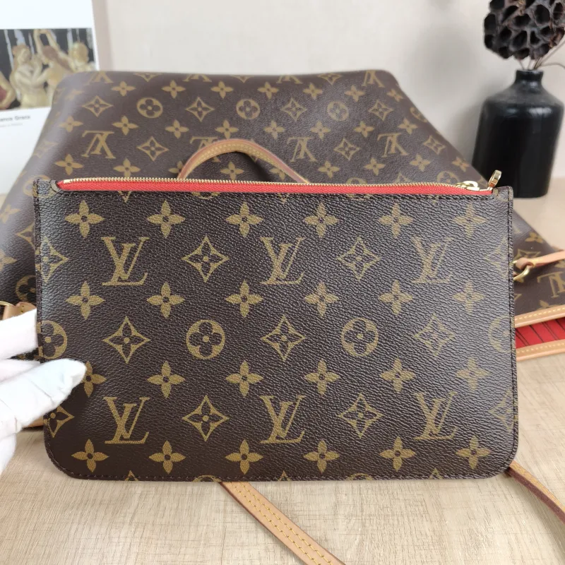 Louis Vuitton Shoulder Bag Neverfull Monogram PVC Medium31 × 14 × 28 cm — detail view 10 of 12