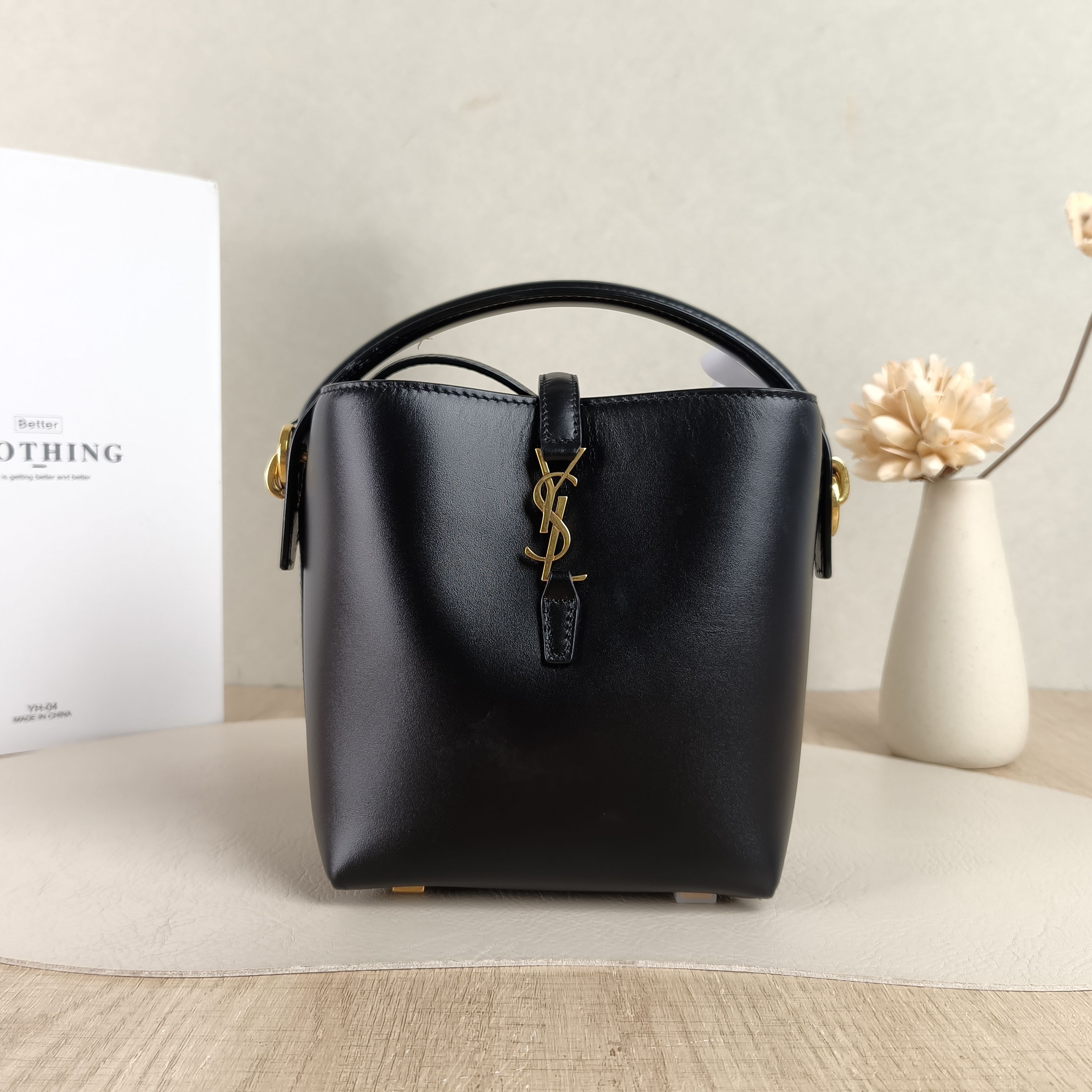 SAINT LAURENT Shoulder Bag LE 37 Black Calfskinmini13 × 6 × 15 cm