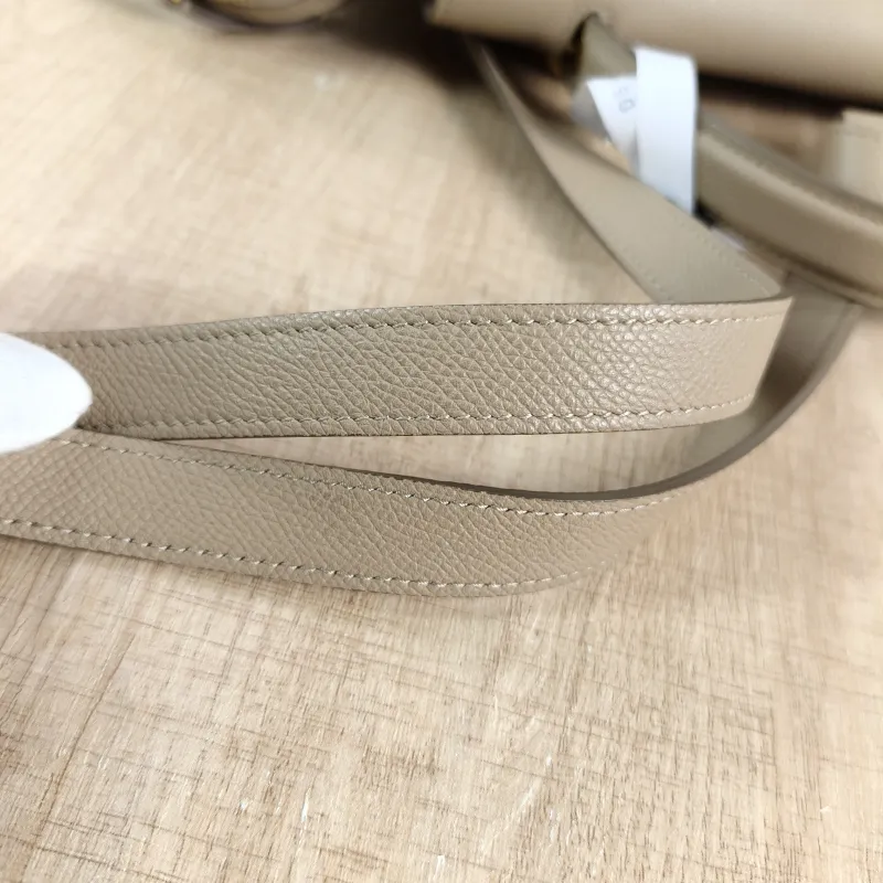 CELINE Shoulder Bag Belt Micro Calfskin Medium 24 × 13 × 20 cm — detail view 1 of 14